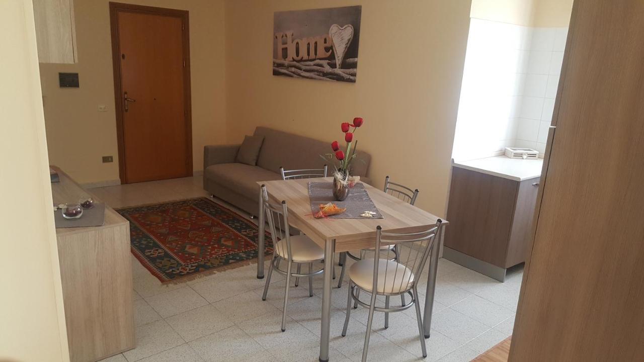 Апартаменти Giusy'S Place 1 Кампофеліче-ді-Роччелла Екстер'єр фото