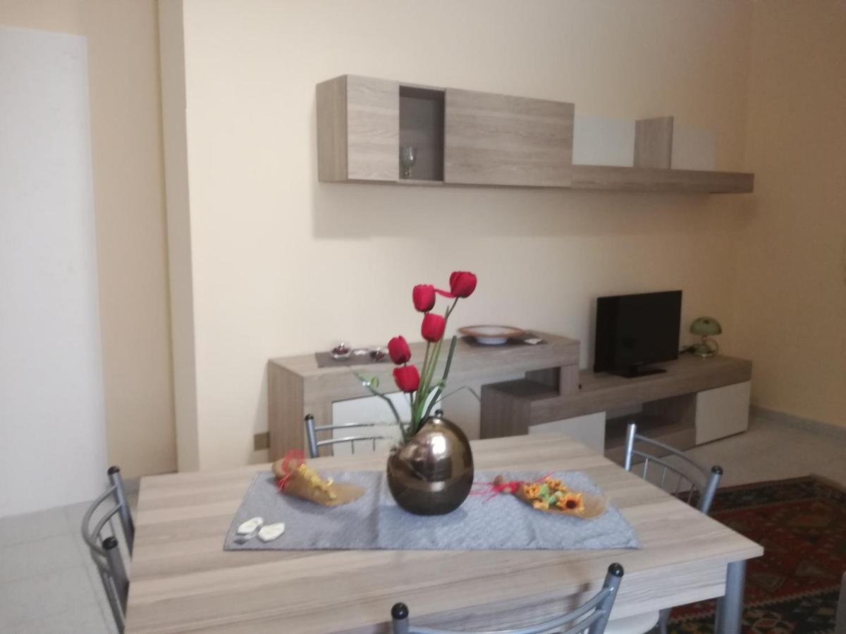 Апартаменти Giusy'S Place 1 Кампофеліче-ді-Роччелла Екстер'єр фото