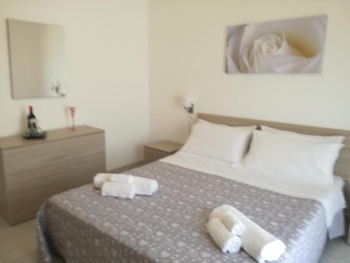 Апартаменти Giusy'S Place 1 Кампофеліче-ді-Роччелла Екстер'єр фото